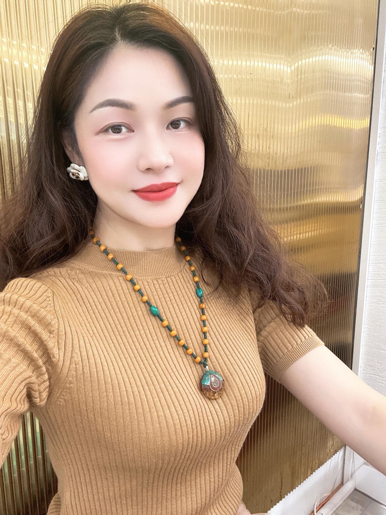 人生没有无用的经历，每一步都算数。当我们经历了一些事情之后，眼前的风景已经和从前