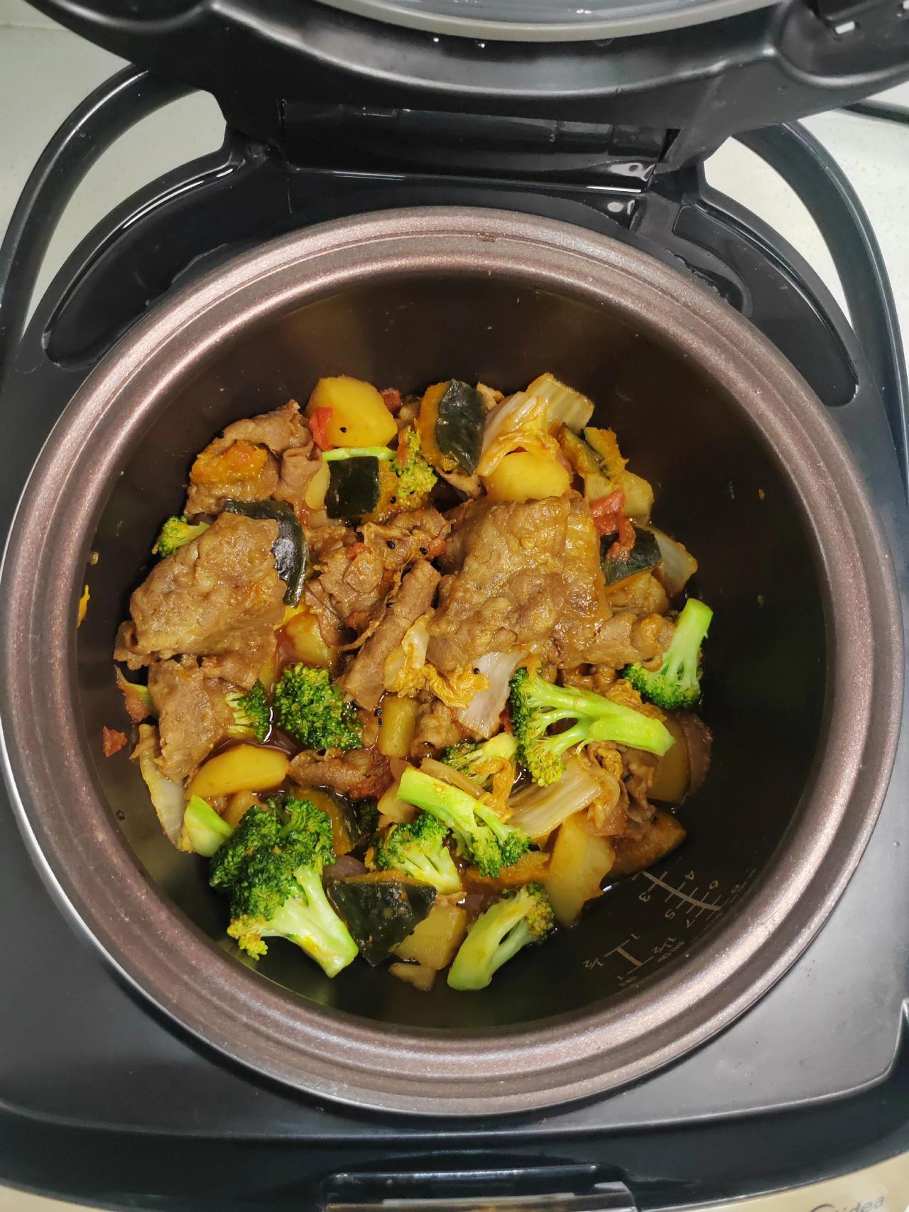 🍲电饭煲一焖，开盖香到邻居来敲门的减脂餐！肥牛煲美味又减脂！

1️⃣食材准备