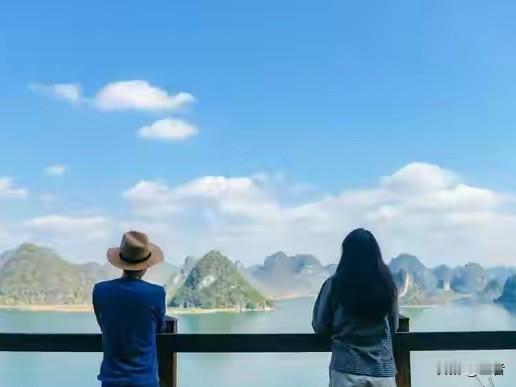 对联这玩意儿，讲究可多了。就说“夫妻本是同林鸟”这个上联，它符合七字对联“平平仄