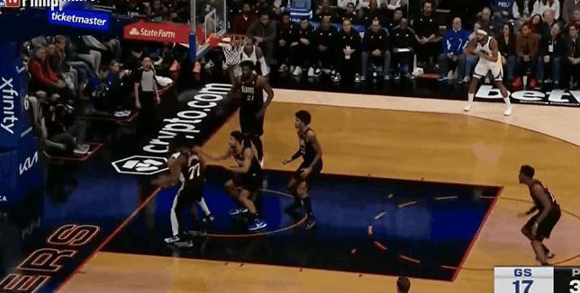 铁树开花！勇士难得打出高潮！
在今天NBA常规赛勇士对阵费城的第二节比赛中，穆迪