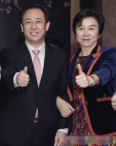 许家印和他的两个儿子被判刑，丁玉梅的责任十分重大吗？俗话说得好，男人娶到好妻子可