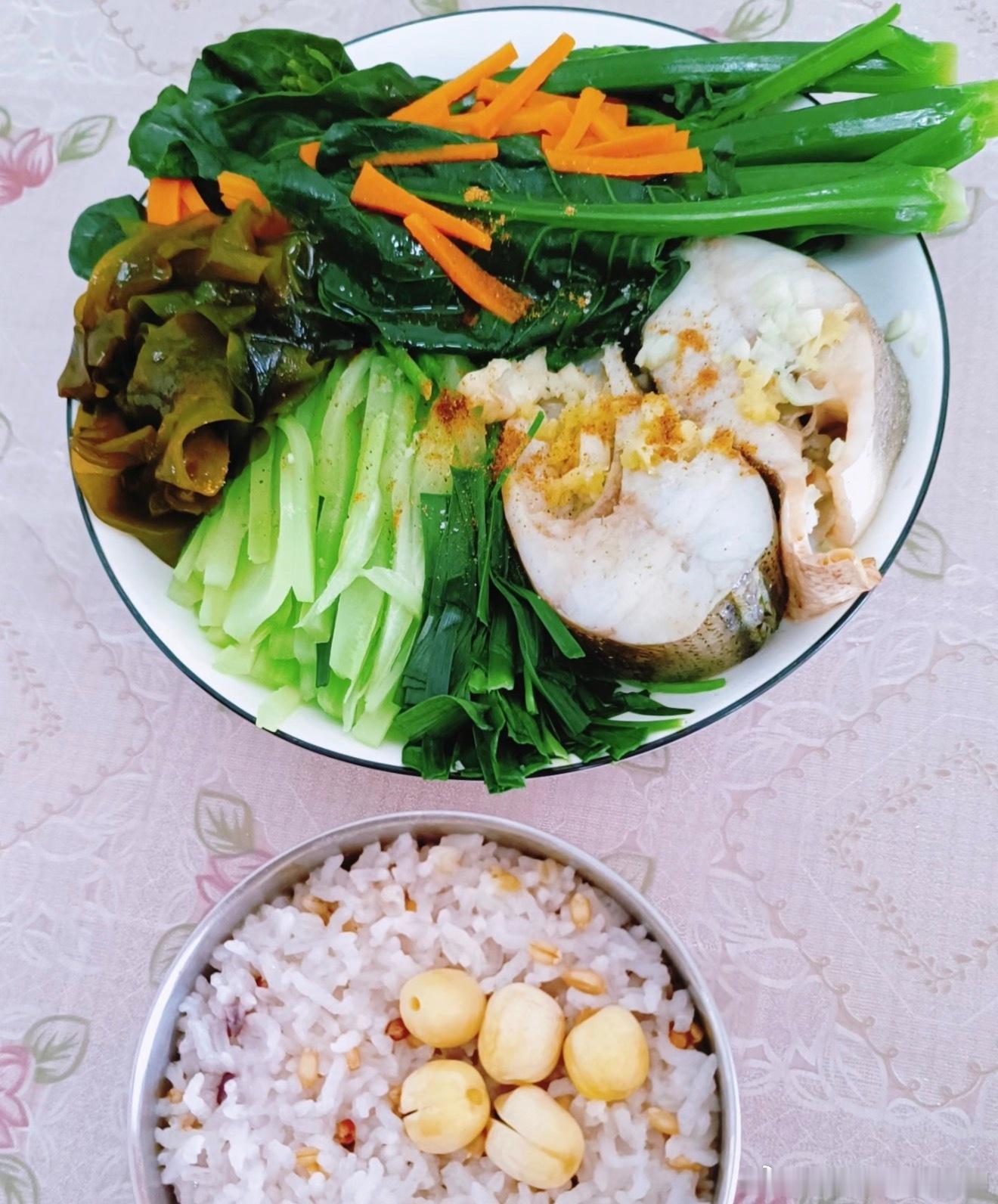 吃完饭犯困可能是血糖刺客午饭的时候特意选了杂粮饭，同事笑我养生。结果下午他们趴一