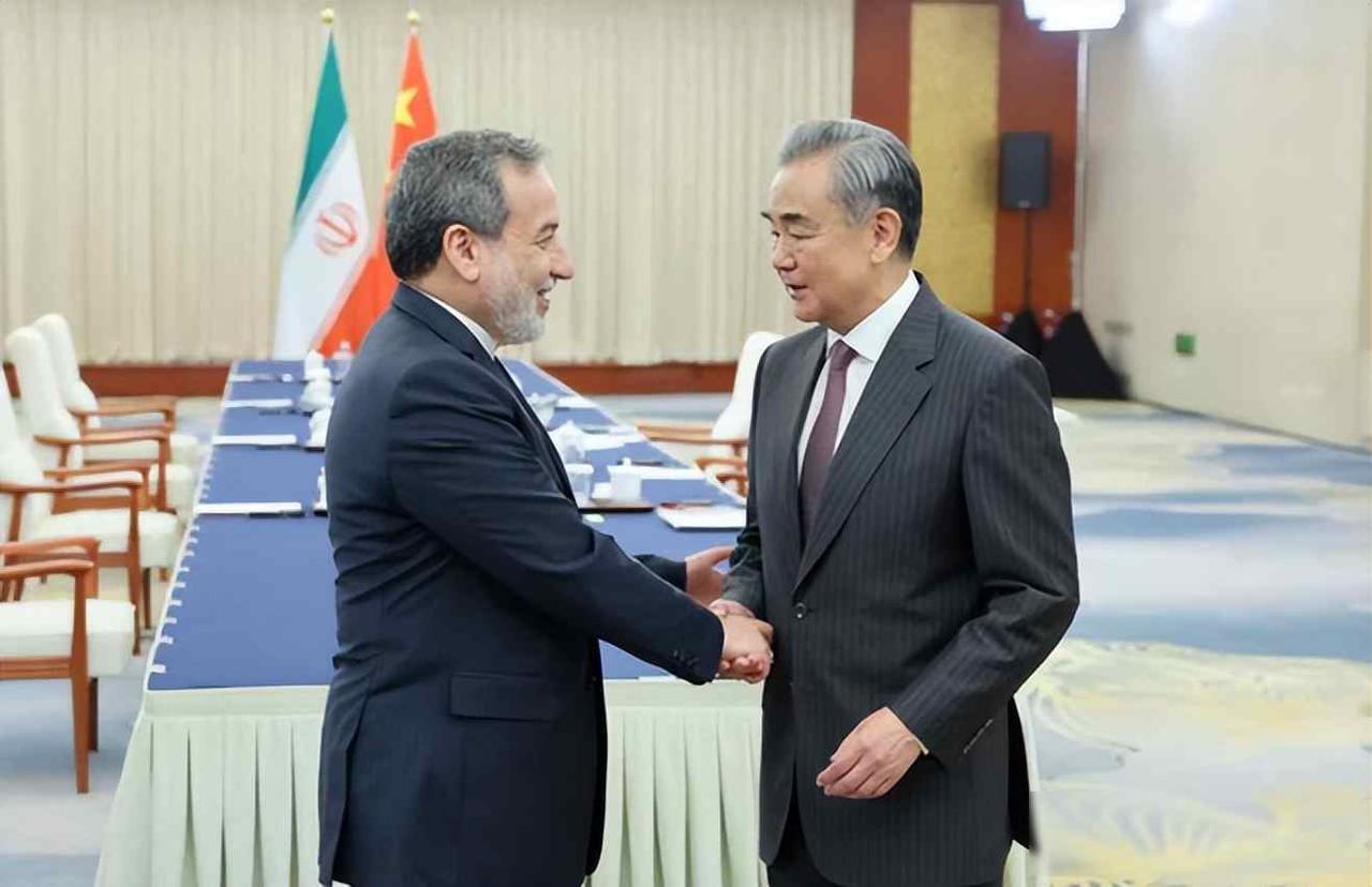 伊朗导弹飞向特拉维夫，白宫还在等方案，人民币原油交易量悄悄翻倍

3月1号晚上，