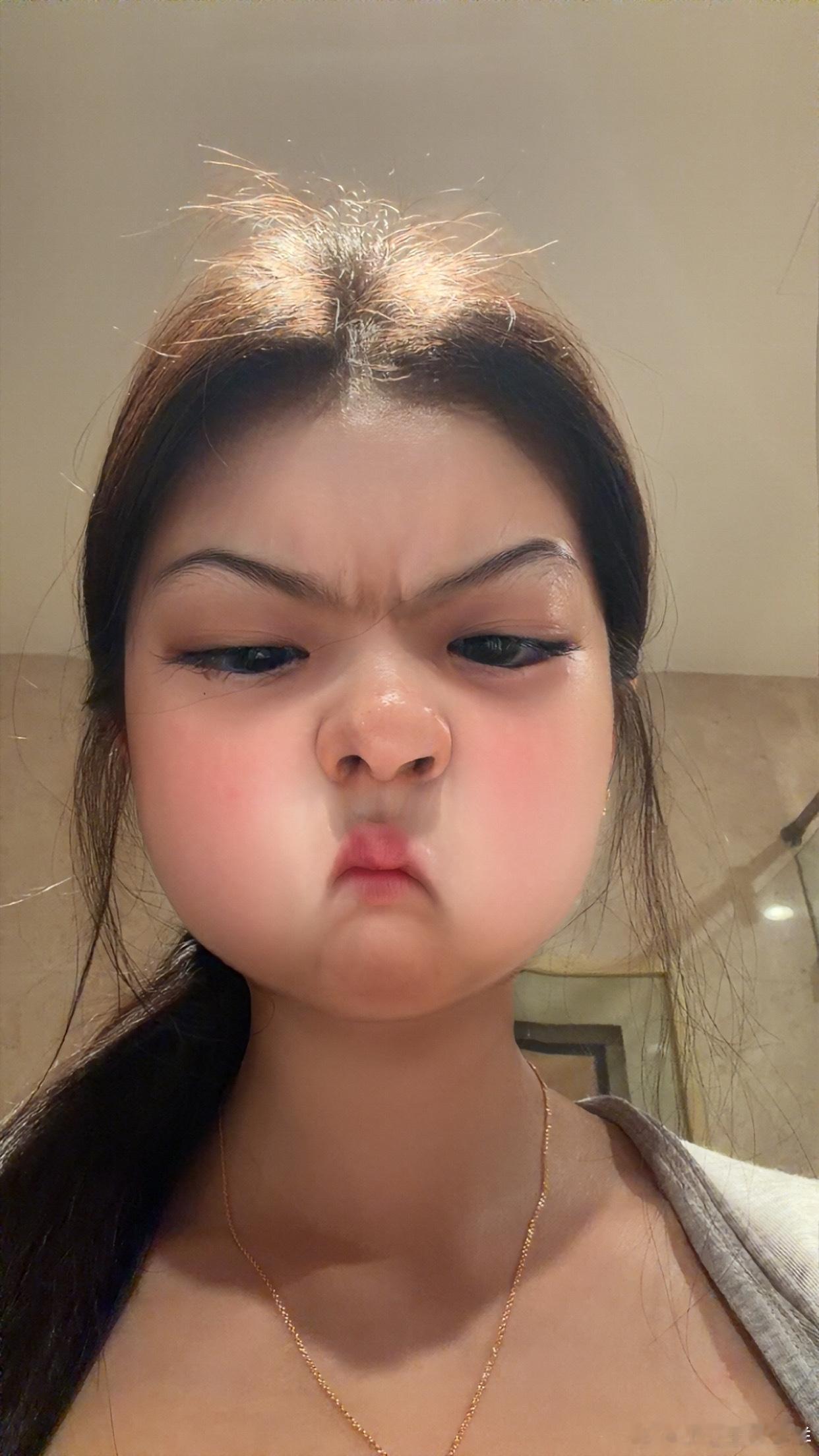 实在不好意思了大家今天直播事故太多观感不好 也没有帮你们找到合适的护肤品对不起[