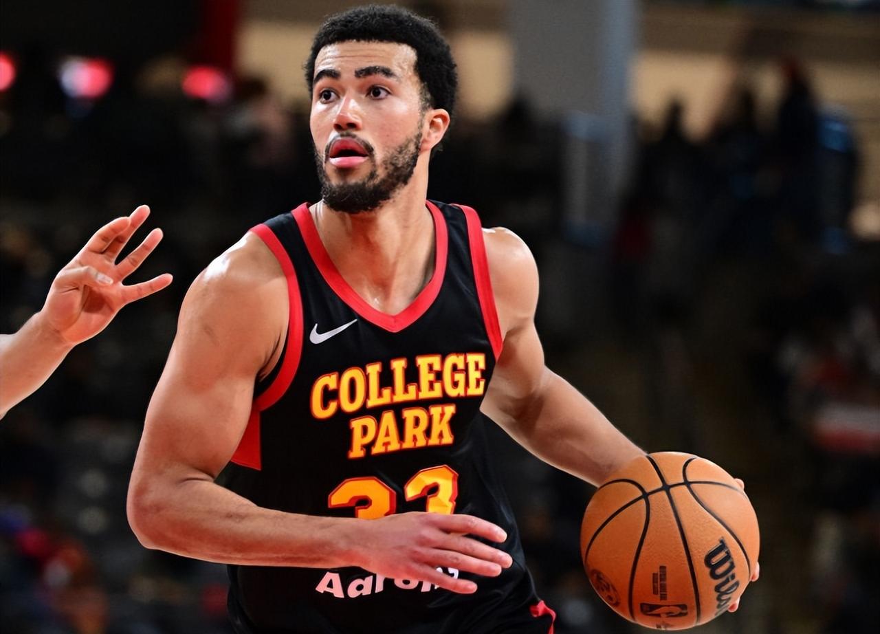 曾经和切特、班凯罗、小贾巴里史密斯齐名的21届五星高中生凯莱布-休斯坦前几年在魔