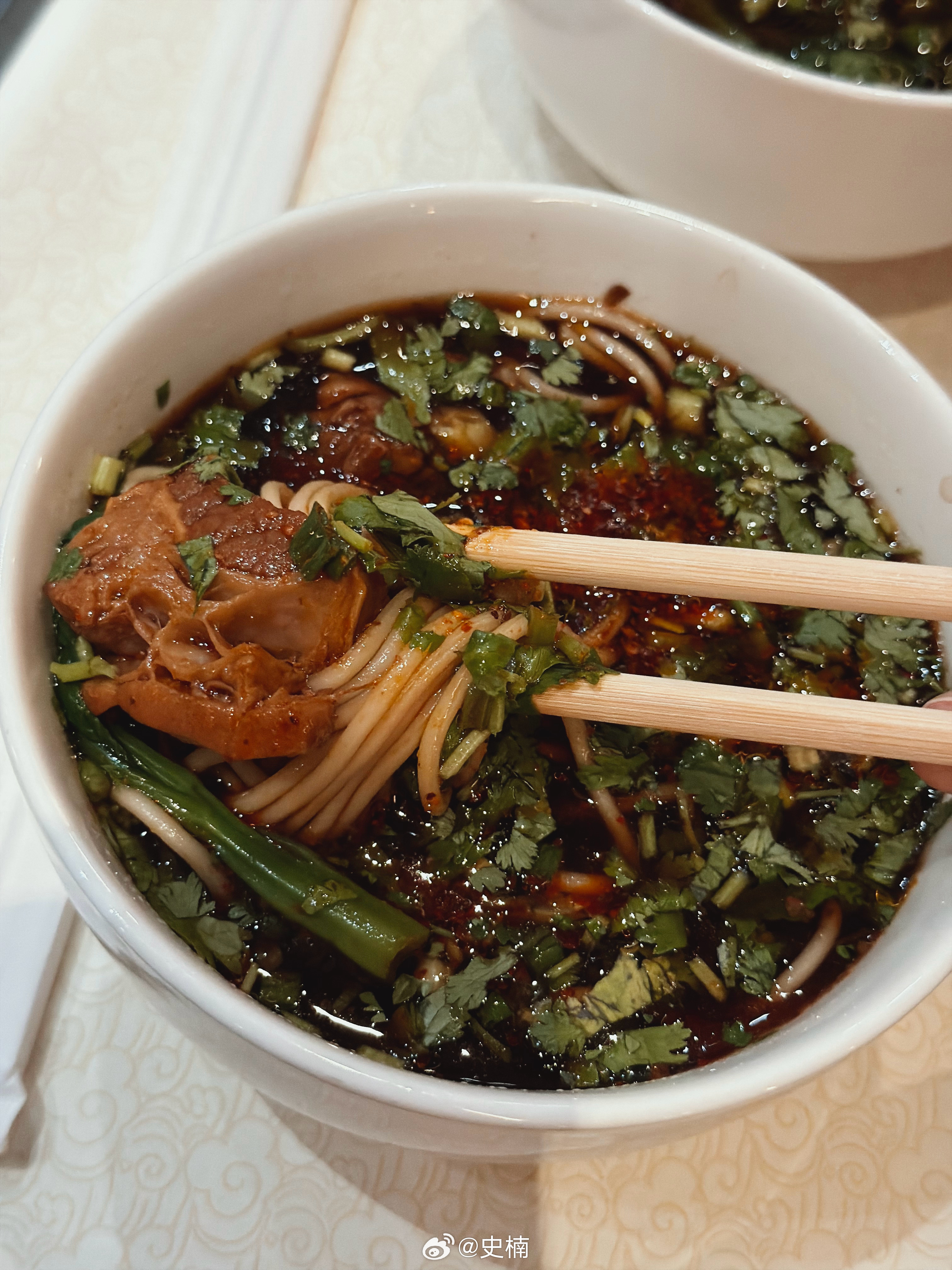 牛肉面…怎么能不要面[doge]面里也有蛋白质啊搬砖人的美食日记  ​​​