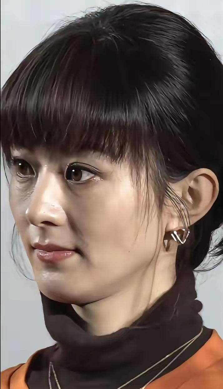 那些不期而遇的温暖，才是生活的糖🍬
 
晨跑时没注意脚下，差点绊倒在台阶上，身