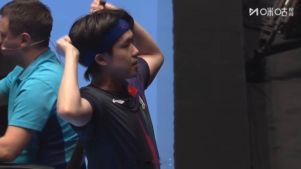 王楚钦vs张本智和，恭喜大头海口亚洲杯夺冠。举起奖杯那一刻太帅了！ 
