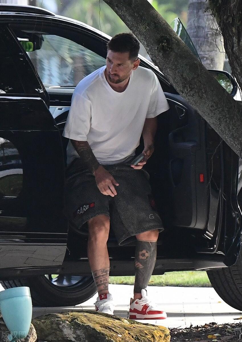 梅西去看豪宅？[震惊][震惊][震惊]劳德代尔堡，你知道不？似乎还不错。