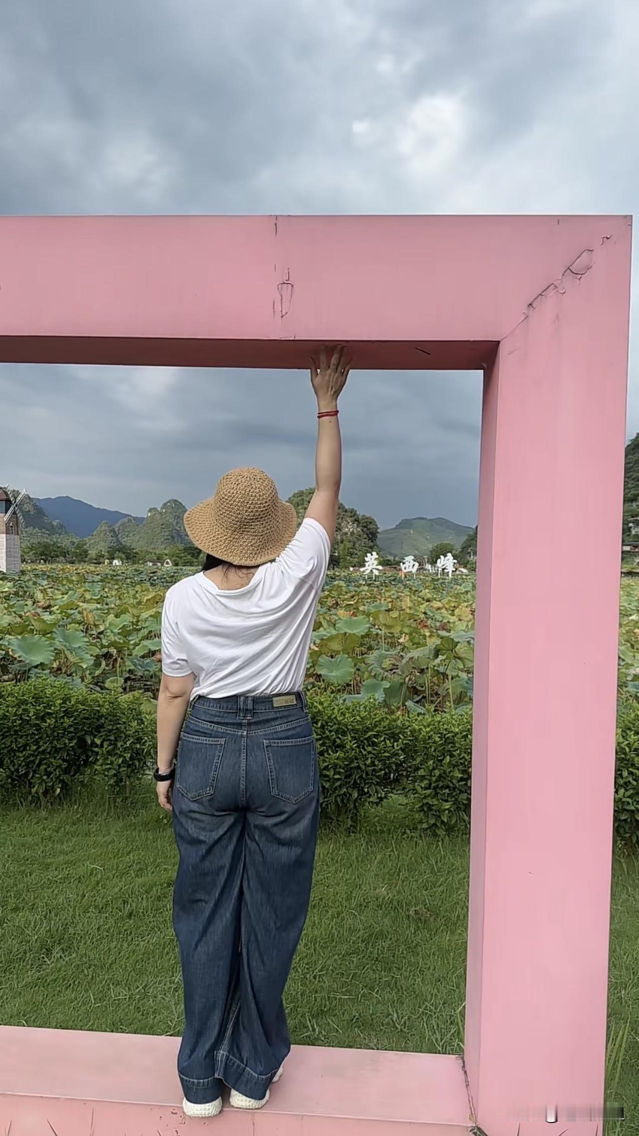 我不明白为什么，人那么贱？

不喜欢你的，你拼命要去追；喜欢你的，你假装看不见；