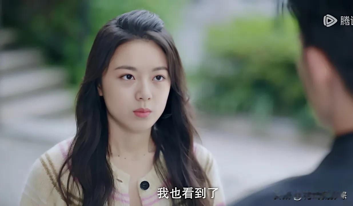 赵今麦饰演的殷果，她为了男朋友，竟然对长辈们撒谎了，不过对于第一次谈恋爱又不敢告