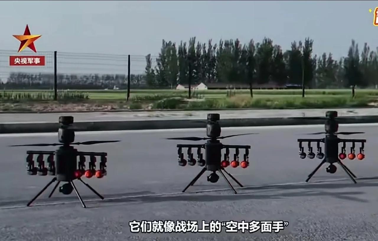 俄乌战争的无人机作战真的是菜鸡互啄！看看我种花家的无人机就知道什么是凶残了！！这