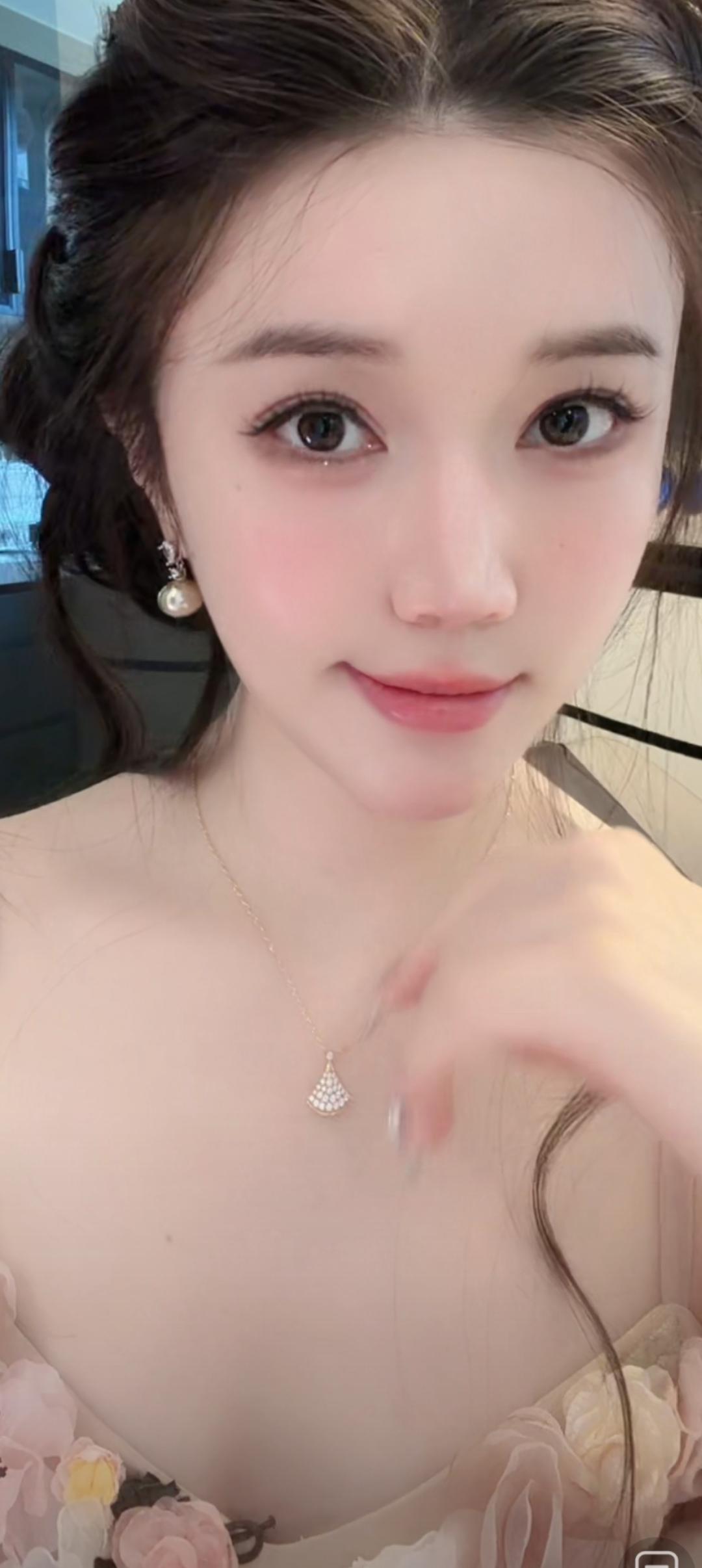 这位小姐姐好温柔哦！