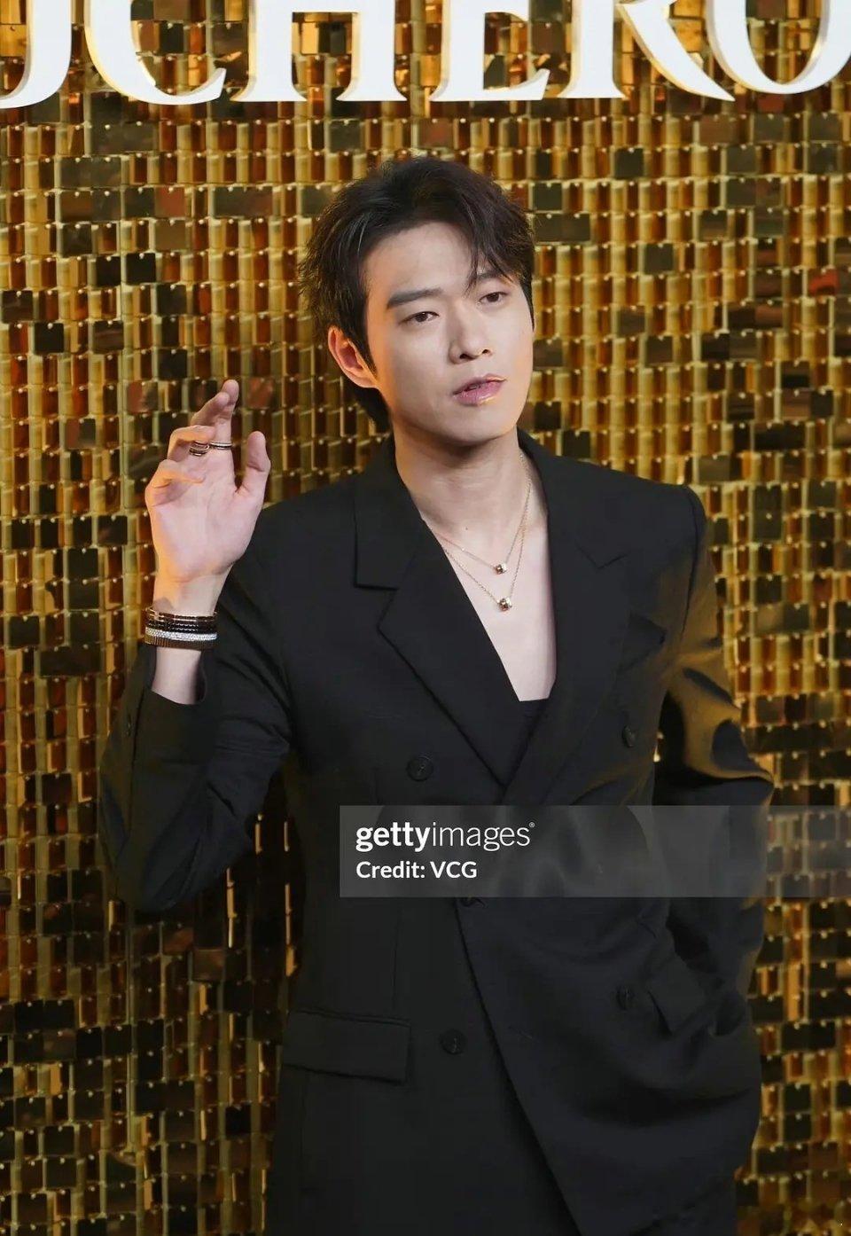 到底是谁在吹魏大勋的绝世美颜？感觉这个颜值真的挺虐的 ​​​