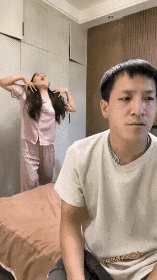 该女子疑似精神狂躁症，到精神病院检查治疗吧[打脸][打脸][打脸]否则，这个家很