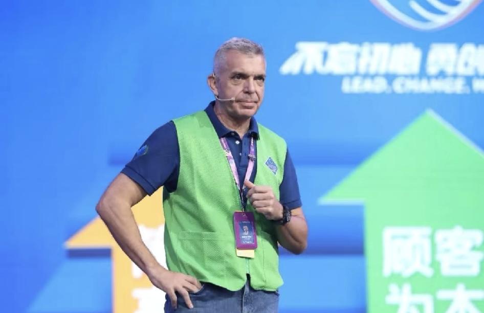 山姆功臣去麦德龙了

一手缔造山姆去麦德龙了
现在山姆在中国能有这么火
都要奔着