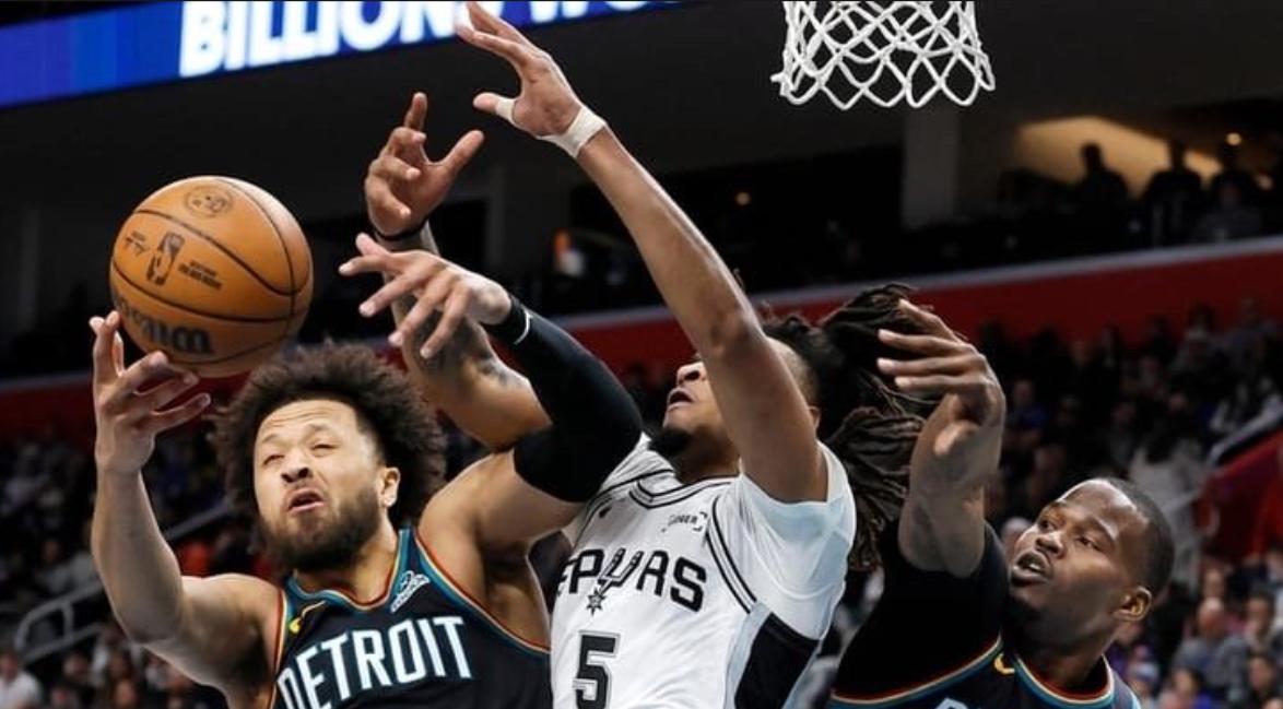 坎宁安今天真是手感冰凉啊！
全场26投5中，其中三分球9投2中，只得到16分6篮