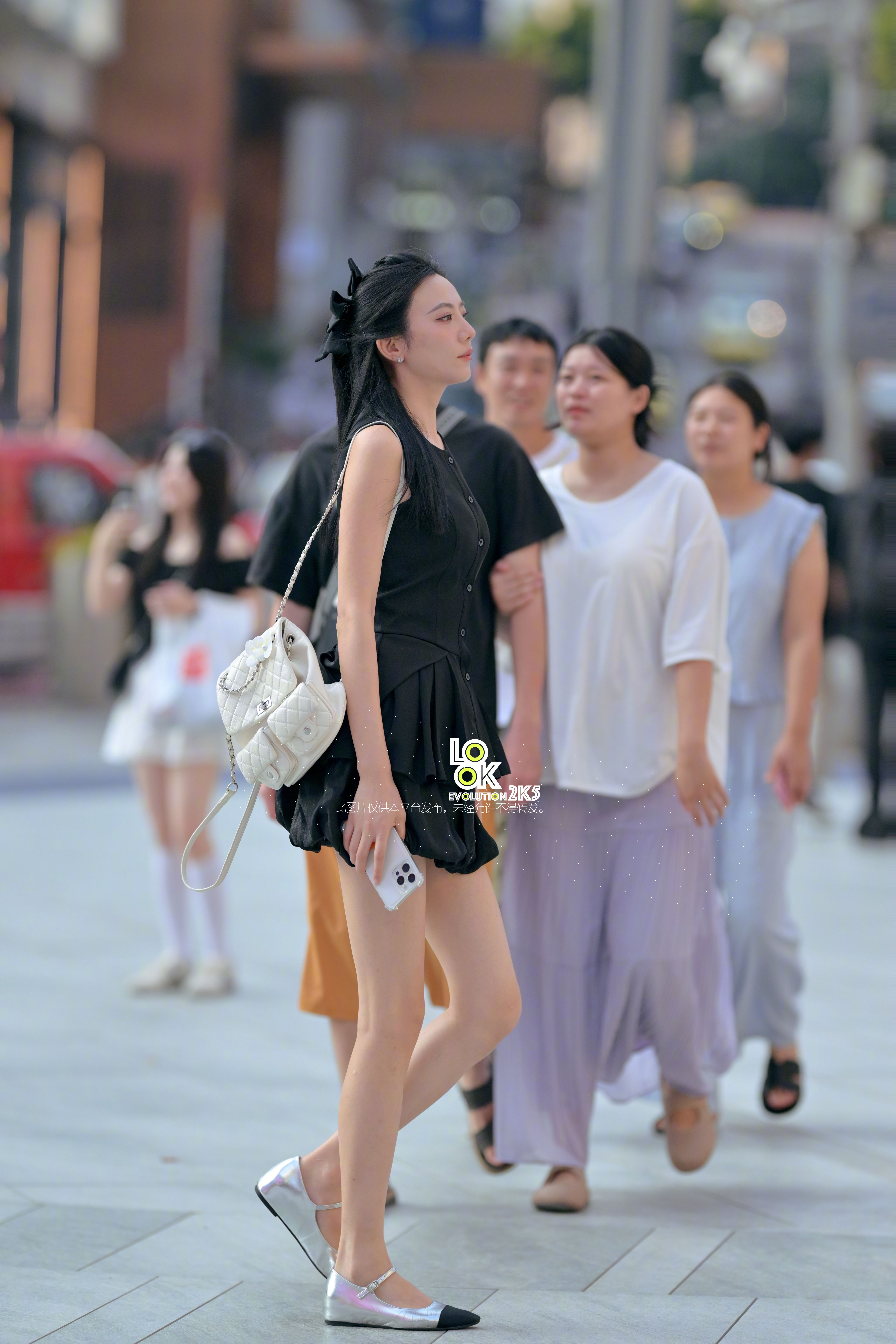 小姐姐头稍微往上抬 智慧的眼神光也有了 ​​​
