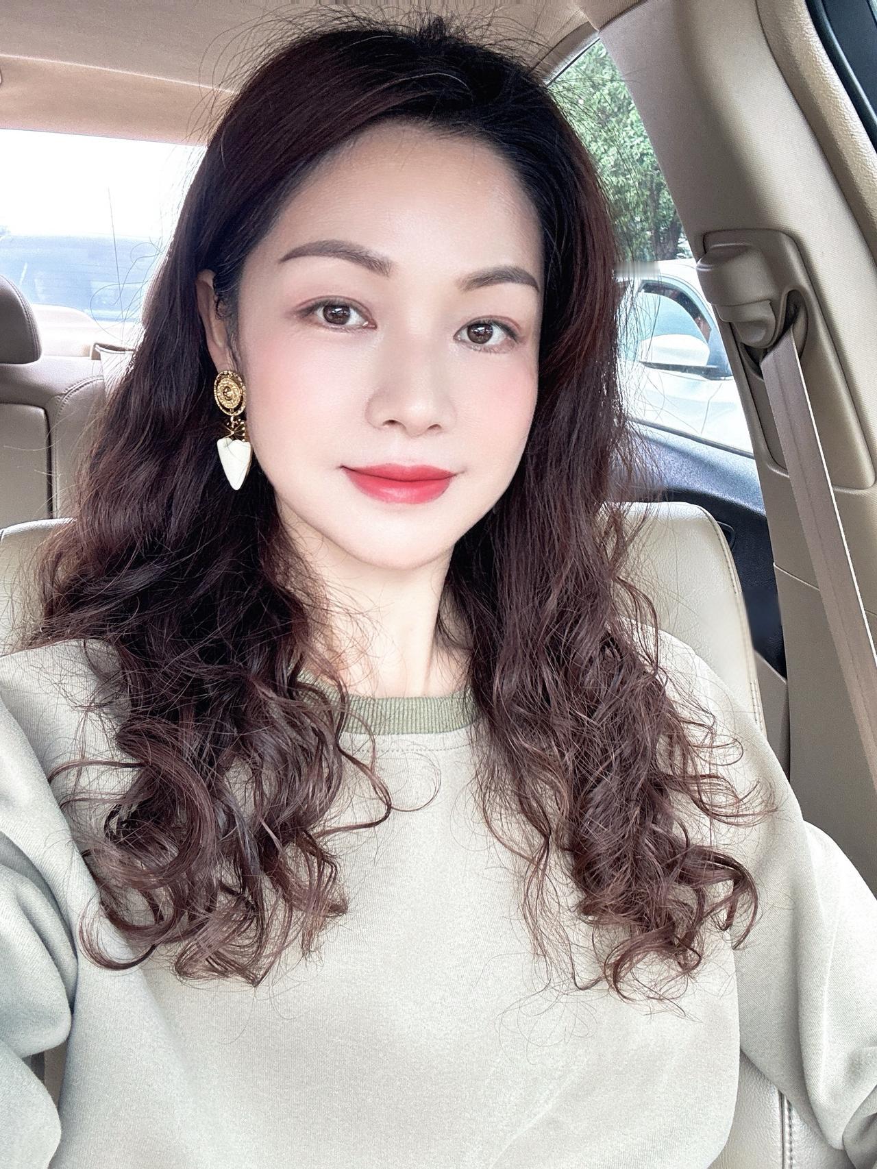 心态正，心气平，日子温暖笑盈盈，不为琐事而困扰，不因得失而愁恼。愿你保持乐观，心