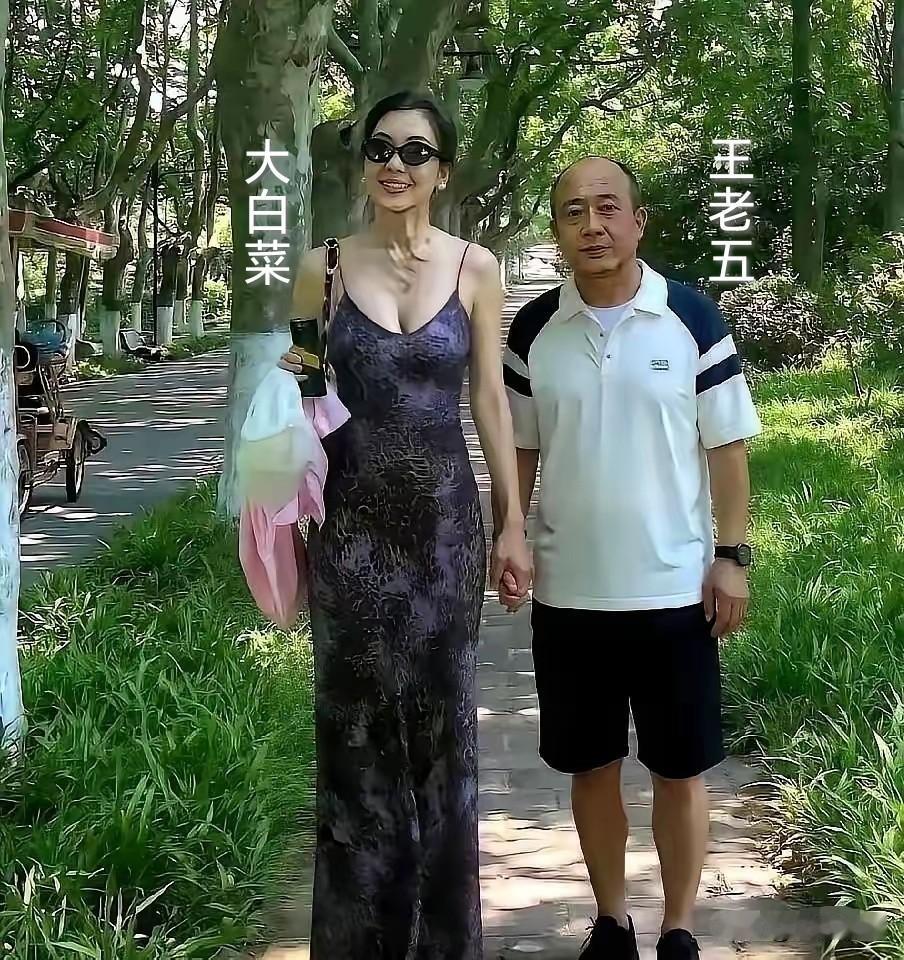 钻石王老五的幸福指数[赞]
    身材容貌是女生的优势，身价财富是男生的优势，