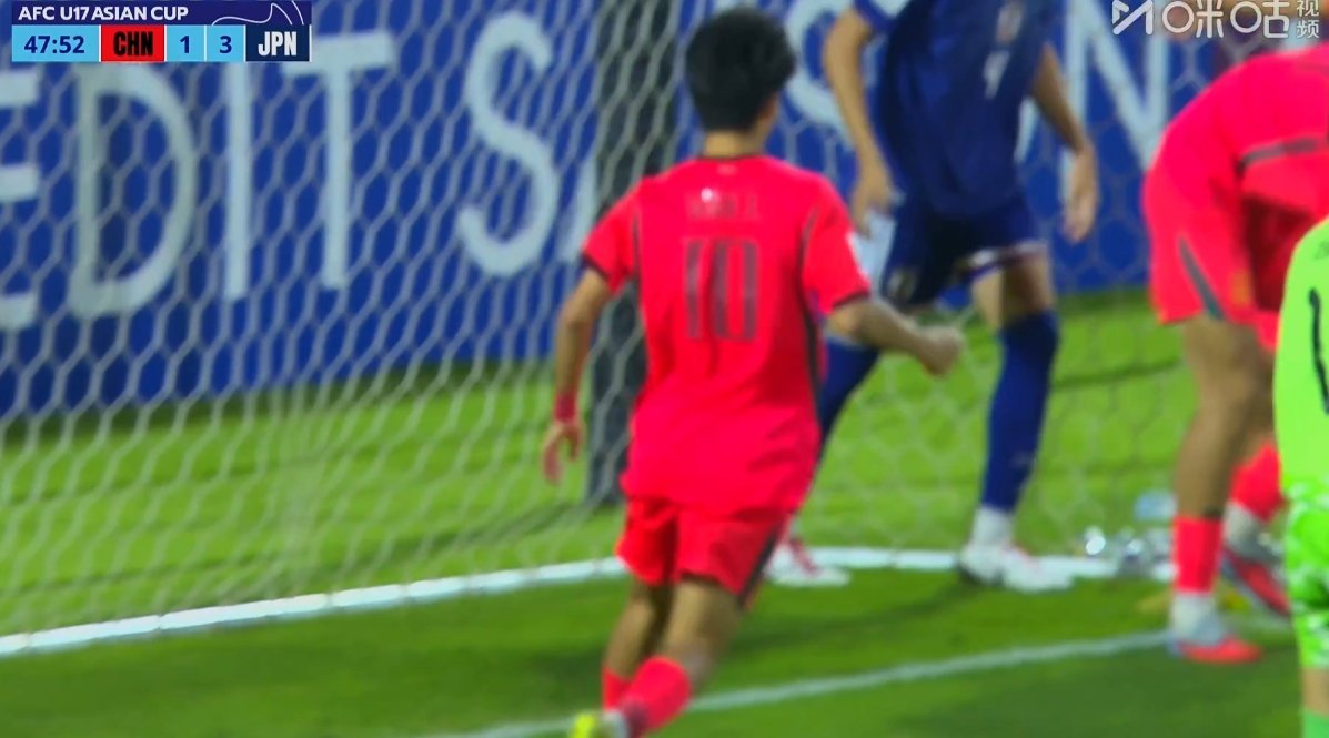 扳回一球！万项挑射破门，U17男足1-3落后日本 