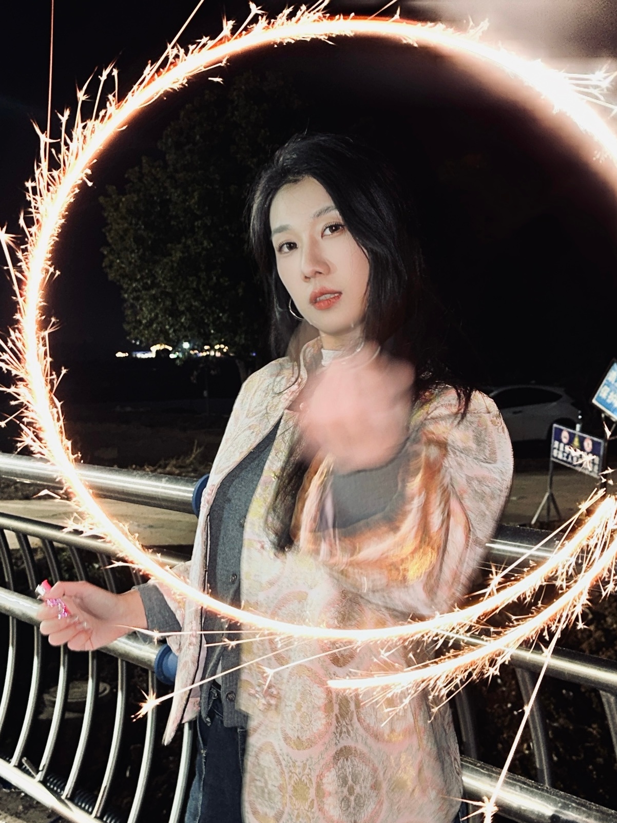 iPhone烟花模式这我有经验啊录制的话视频调4K60帧！拍照的话关掉夜间模式，