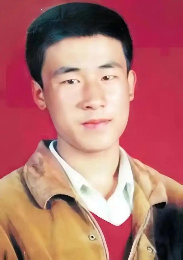 刁钻是天生的，不是后天学来的，跟智商高低和文化程度没有任何关系。文盲照样可以发明