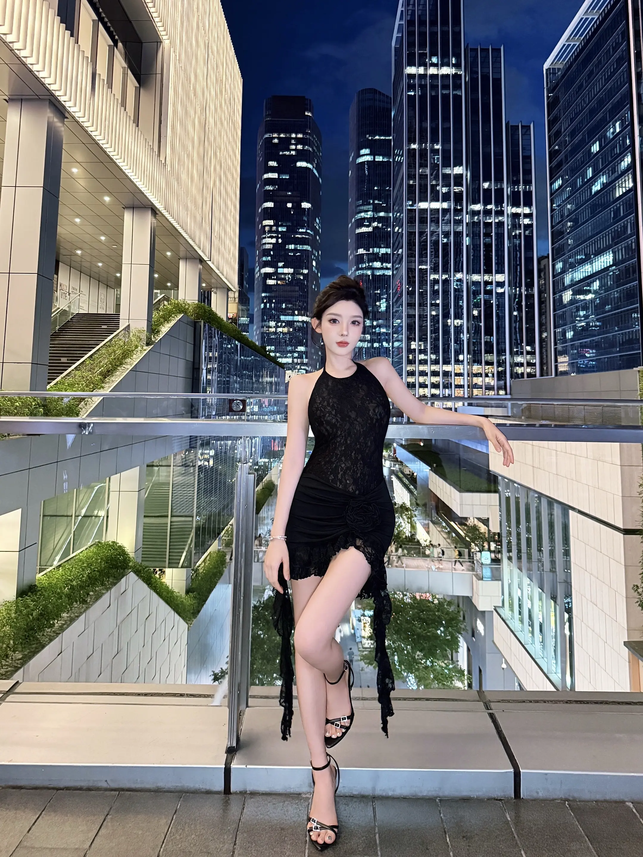 人生在世 御姐二字。