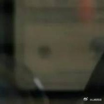《繁华》带给最大惊艳的，竟是唐嫣演的汪小姐.汪小姐歪着脑门，趴在窗户上，女职员不