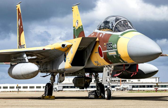 歼-15雷达照射F-15，我们对日本发出强烈警告？