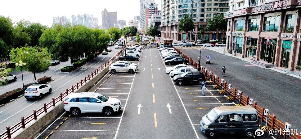 多地推行公共停车位全年免费近年来，江西省九江市柴桑区、湖南省常德市汉寿县等地，相