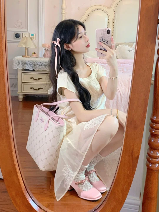 “我穿得漂漂亮亮，就是不想上班”