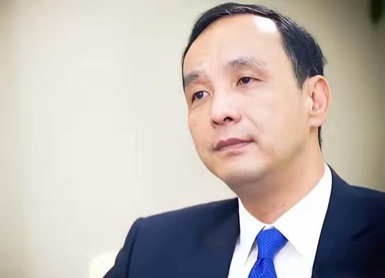 国民党前主席朱立伦人称"政治精算师"，喜欢装深沉，自我高深莫测，其实能力就是一般
