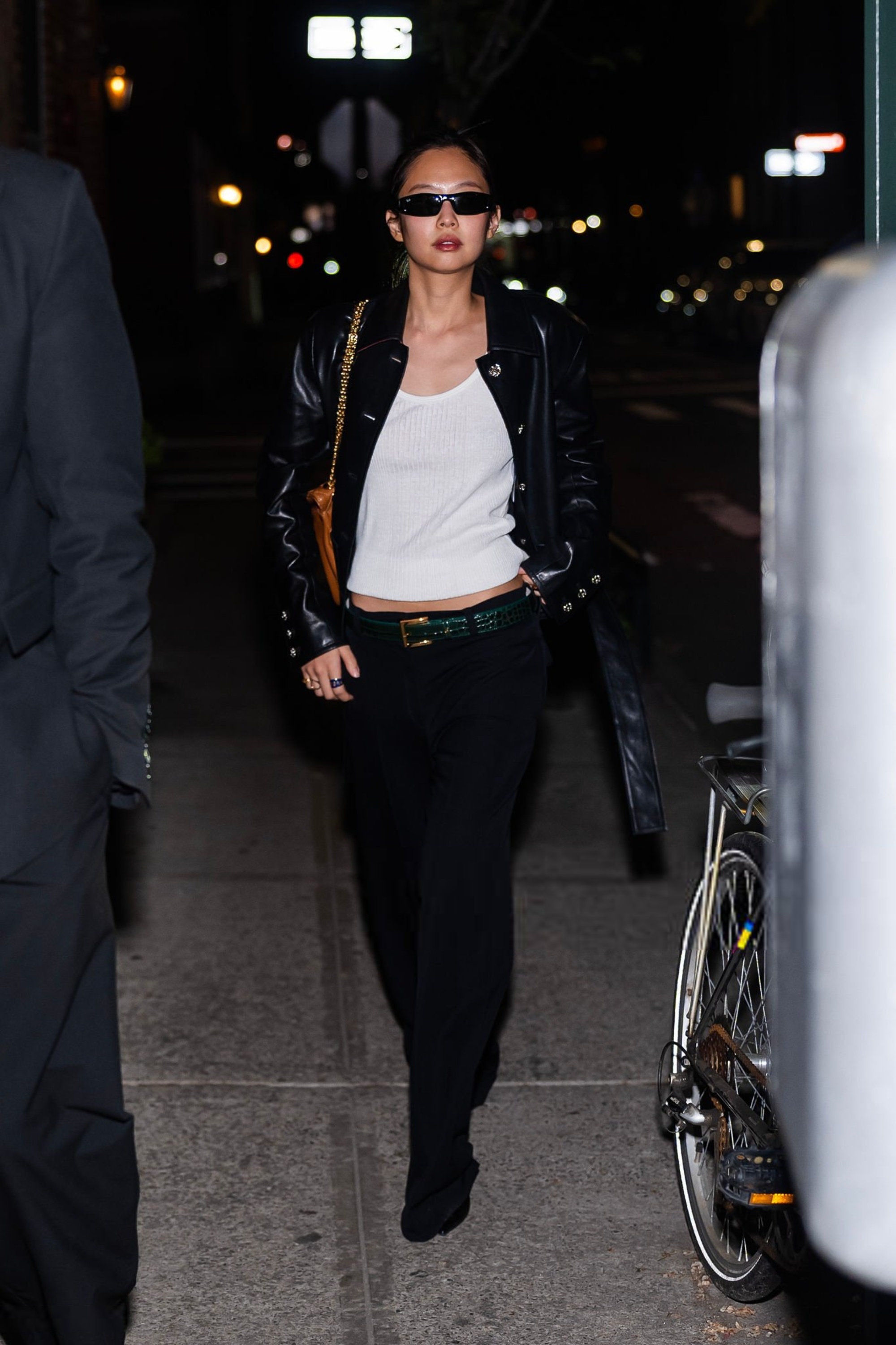 JENNIE 纽约新街拍： 