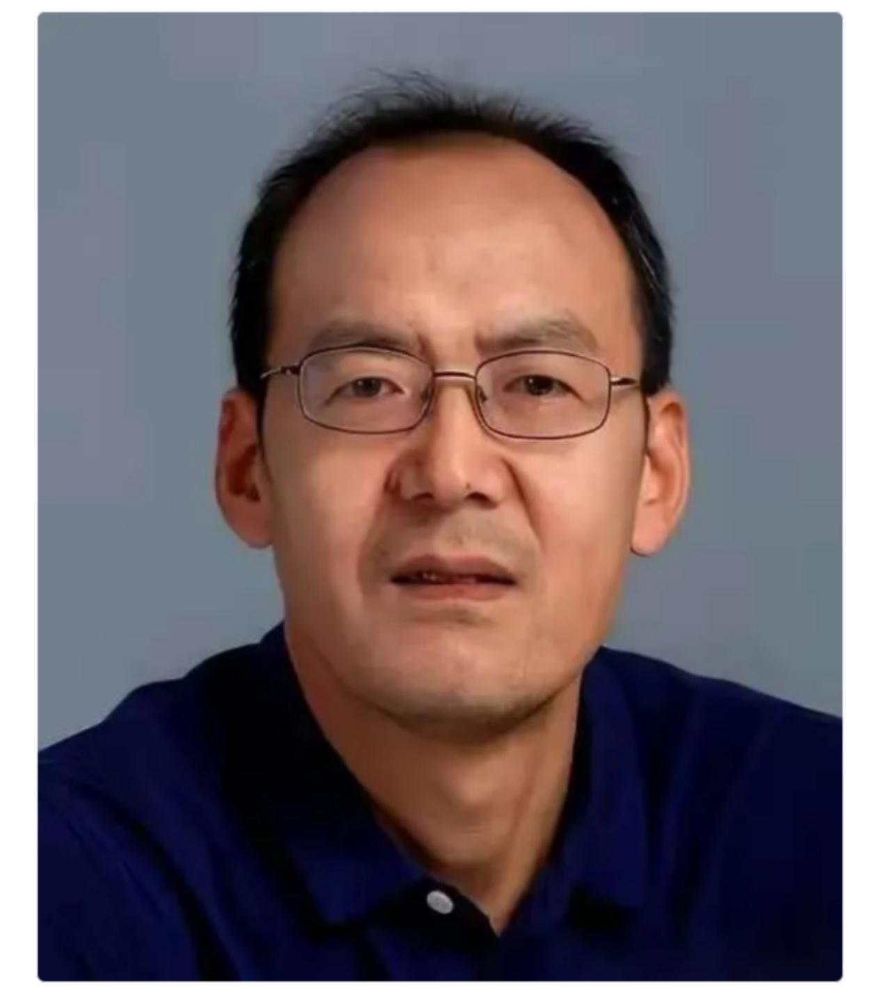 一个普通二本副教授，默默干了三十年，却带出了一整支能撑起行业的技术队伍
 

说