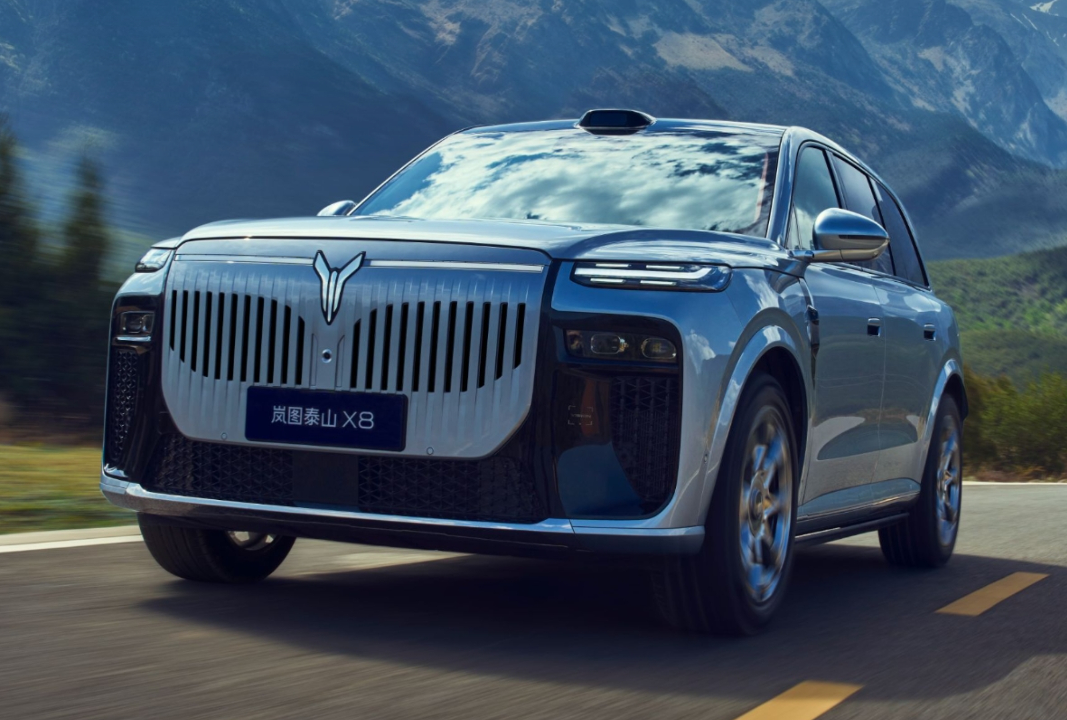 【岚图泰山X8预售30.29万起，“一键成床”有卖点】岚图泰山X8开启预售，30