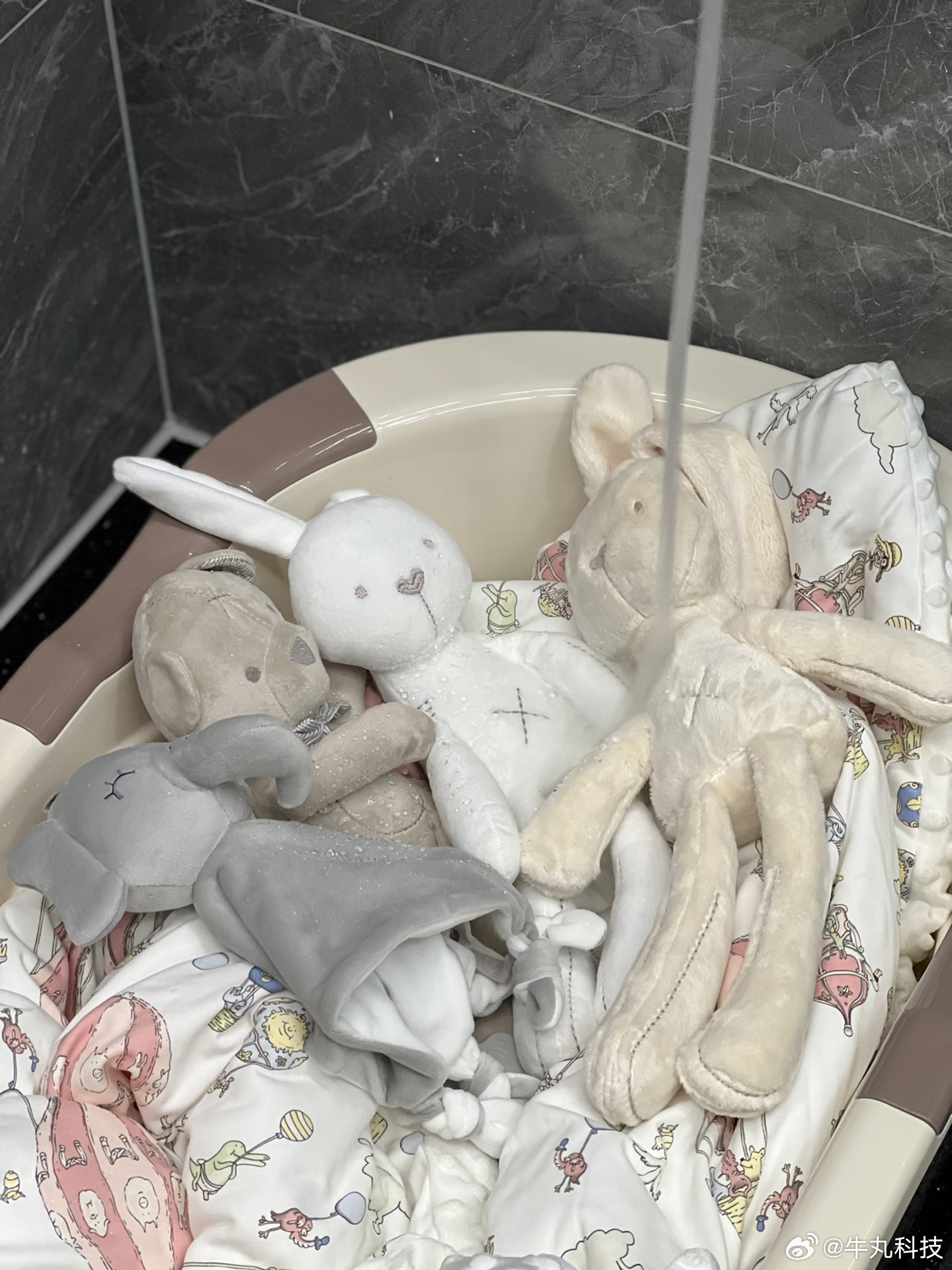海尔京东超级品牌日现在很多家庭都在考虑洗烘套装，但大家纠结的根本不是价格，而是怕