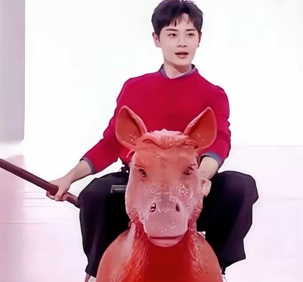 星光大赏红毯宋茜把这辈子最难过的事情都想了一遍，就为了怕自己笑场！星光大赏红毯上