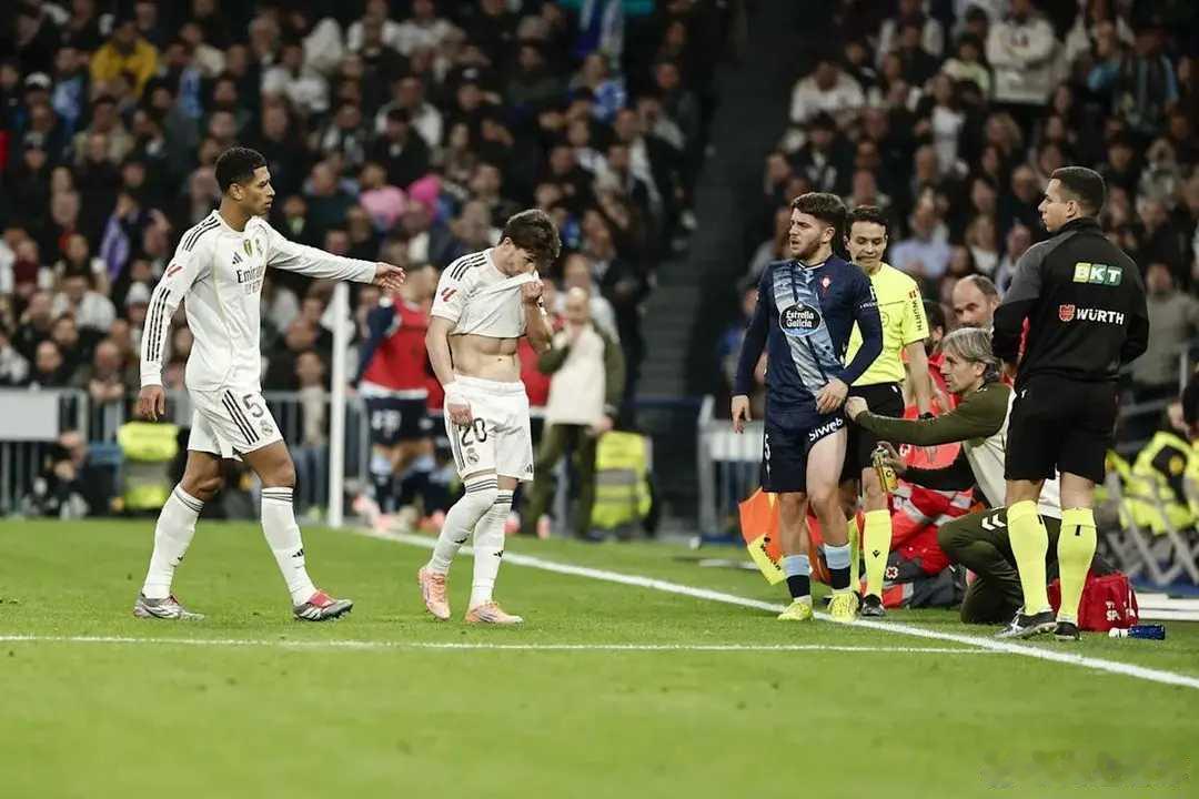 单场两红，皇马连续57个西甲主场无红牌遭终结西甲第15轮，皇家马德里主场0-2不