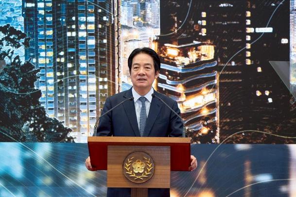 就在刚刚，

“台独”分子赖清德发表声明，

6月2日，针对台湾空军冈山基地一架