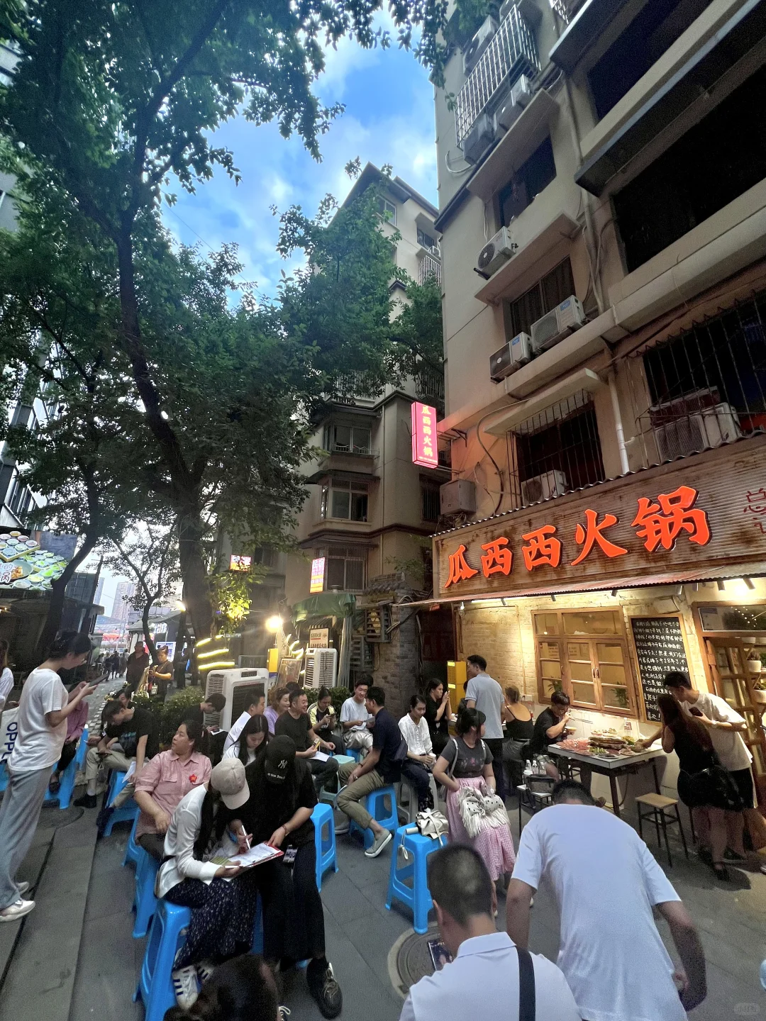 解放碑好友聚集地，只有本地人才知道的火锅