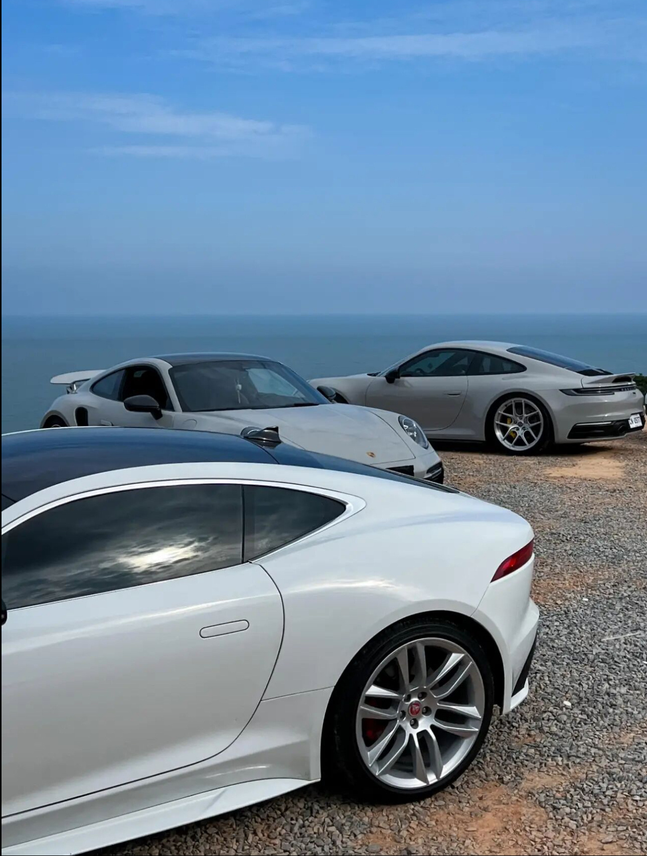 捷豹F-TYPE！现在只有2.0T版本了，以前都是3.0和5.0的…….排气声浪