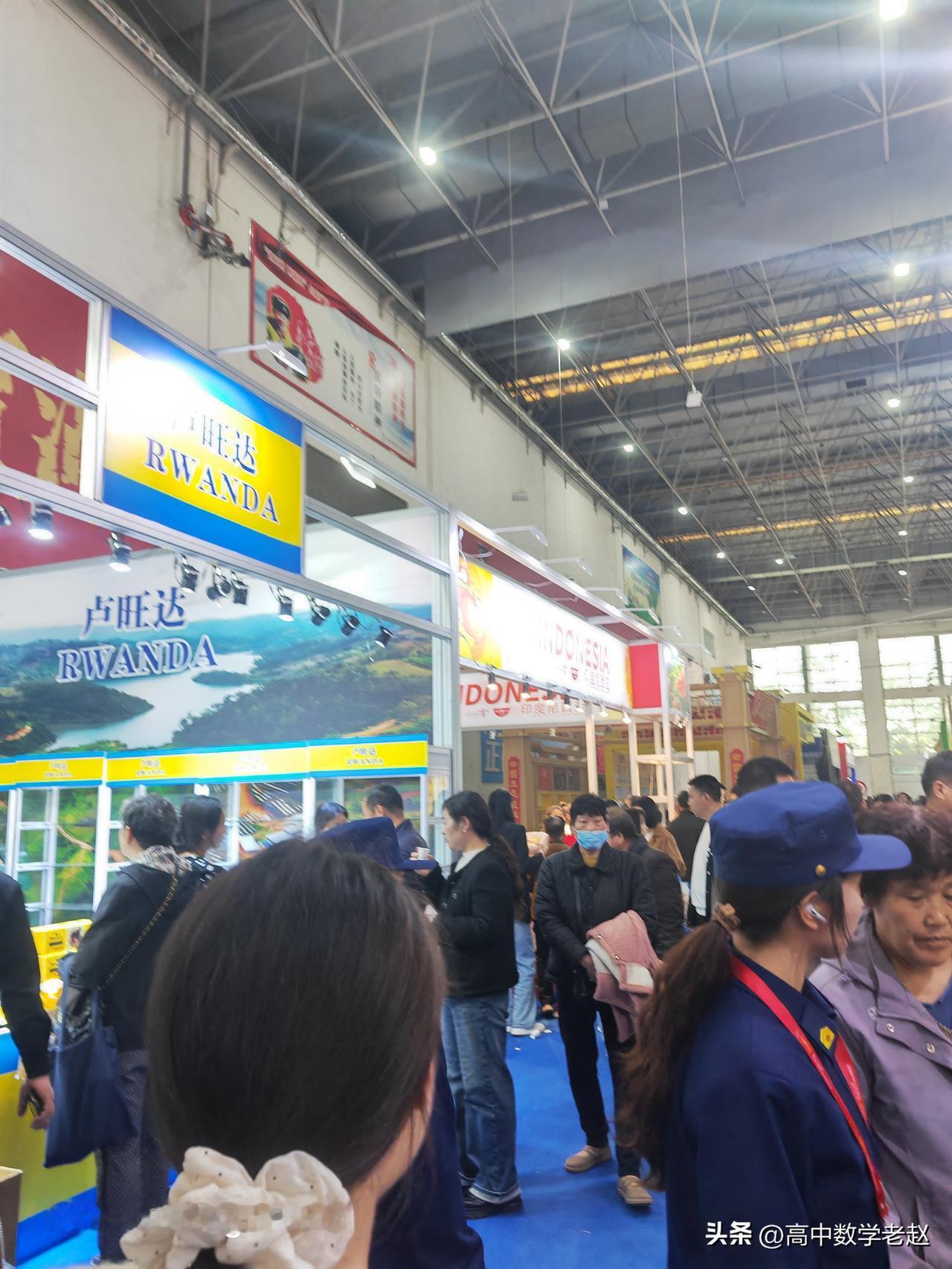 高中期中考试好多学校不再联考
        今年春季学期，高中的期中考试陆陆续