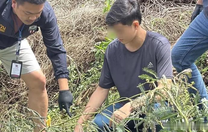 【20岁中国富二代在泰国被杀，嫌犯自首：在女友浴室看到他】中国富二代在泰国遭遇情