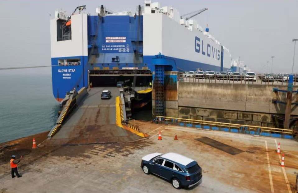 现代汽车 近日，现代汽车表示，原本途经中东地区运往欧洲与北非的出口车辆，正受伊朗