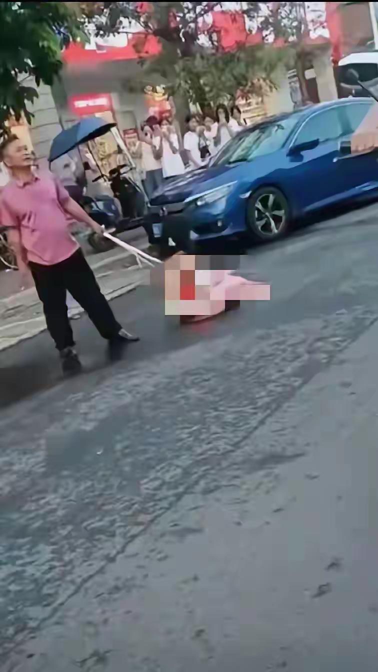 妻子不带出轨
而且还聪明反被聪明误
“抓个正着”多次约小男友回家“偷情”，没想到