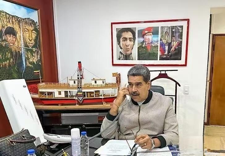 马杜罗这通电话，算是把自己架火上了！
他最不明智的选择，就是接了特朗普的电话。