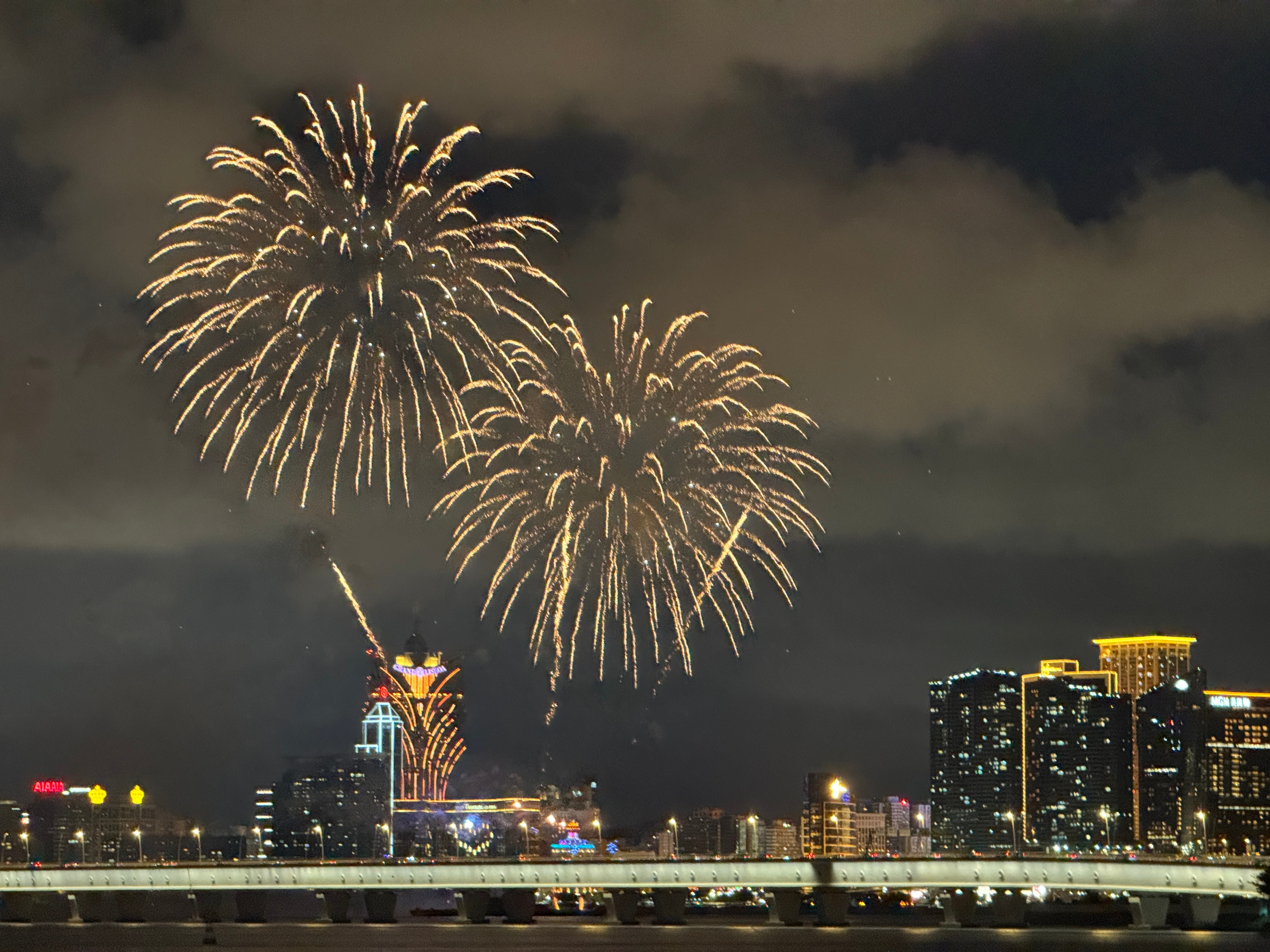 每一步都算数！总有一天会有属于自己的烟花🎆一定很美吧[awsl] ​​​