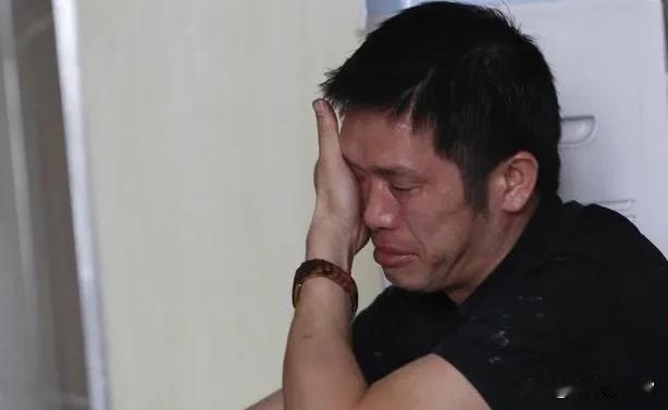 姥爷住院，一直是我妈跑前跑后的，舅舅不出钱又不出力，出院当天，我妈把两个舅舅叫了