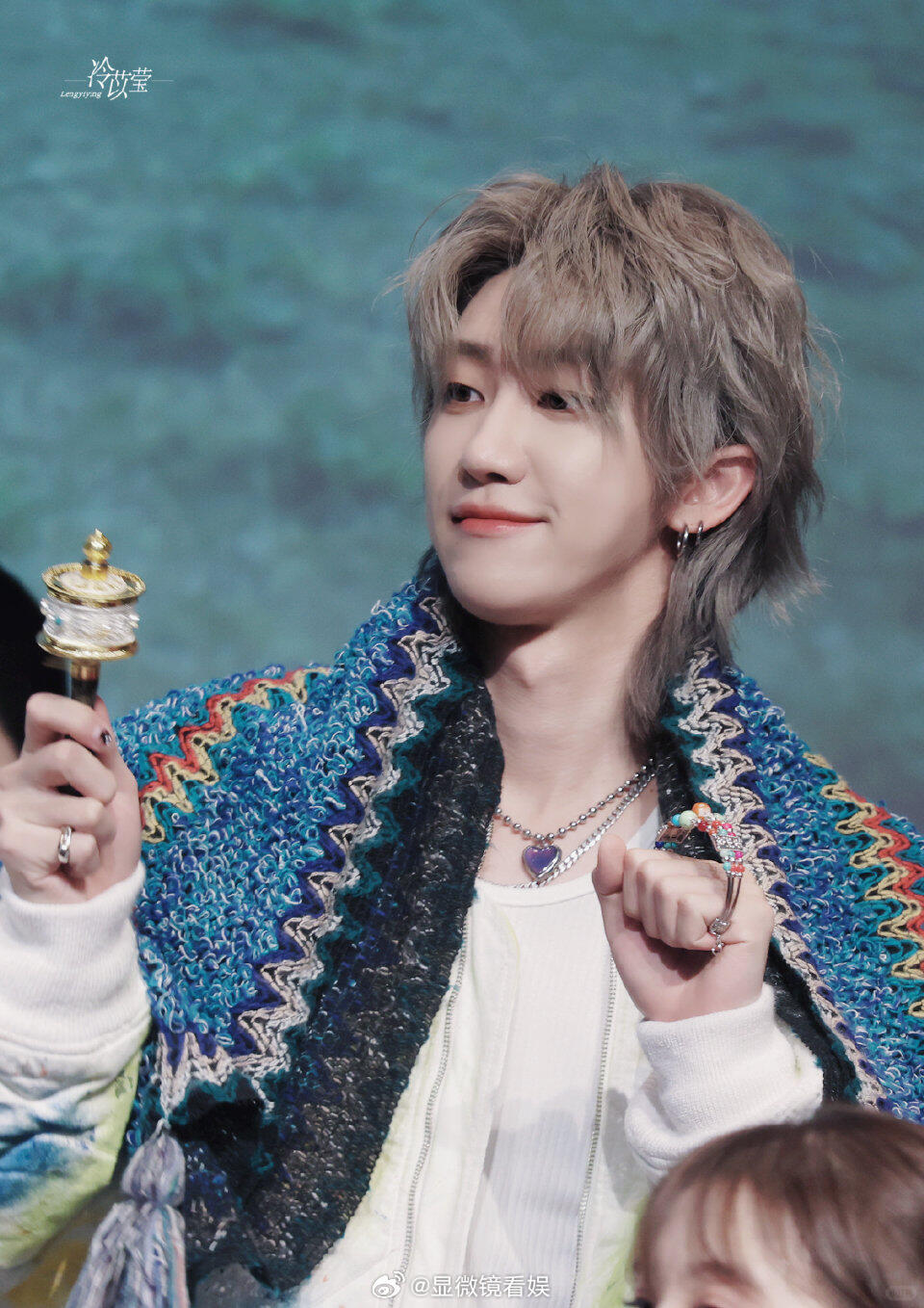 徐明浩每次去香港都会吃鸡煲徐明浩还有多少库存没发 香港之行兼顾艺术与味蕾，原来小